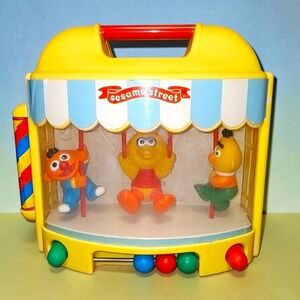 VTG 1994 Jim Henson Illco Sesame Street Musical Crib Toy Big Bird Ernie Bert